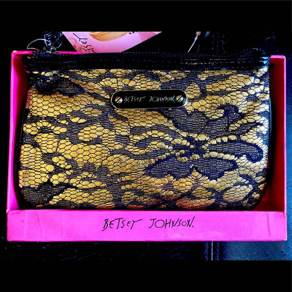 NWT Betsey Johnson Black Gold Lace Wristlet Clutch Bag Purse Evening Party Event